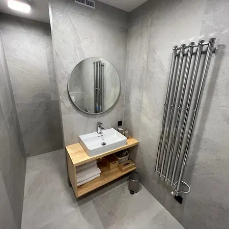 Apartamento V Centru Ostravy S Parkovanim *